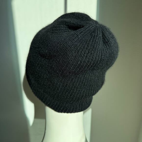 Liz Claiborne Cashmere Blend Beanie – Black One Size - Picture 2 of 6